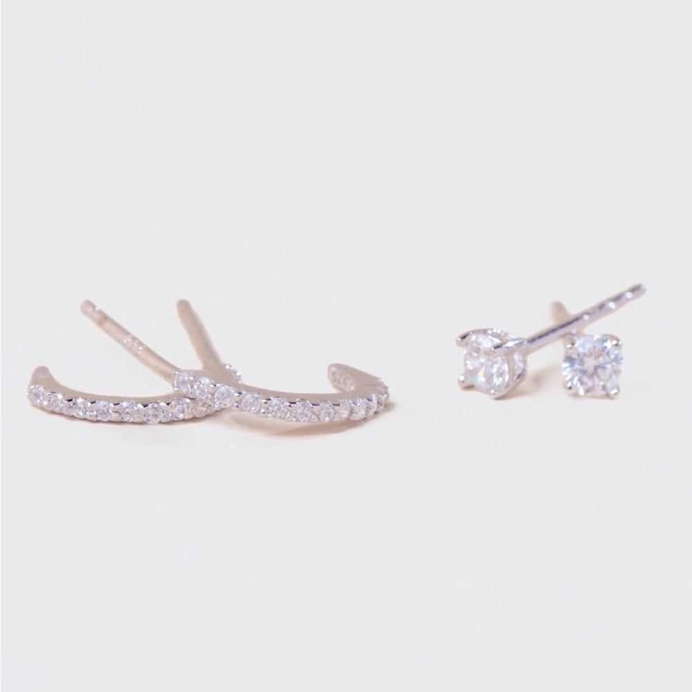 Stunning studs with diamonds